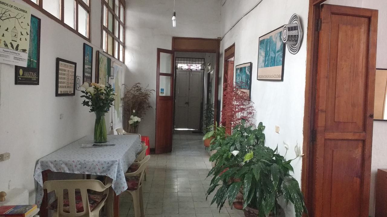 Casa Familiar Turistica Hostal ポパヤン エクステリア 写真
